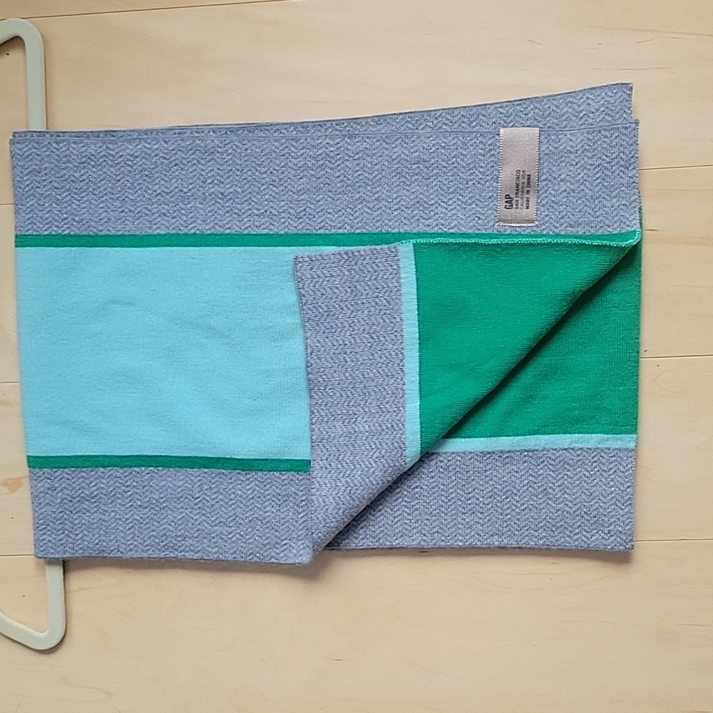 GAP scarf 69×12.Gray, green, mint. Reversible colors. NWOT